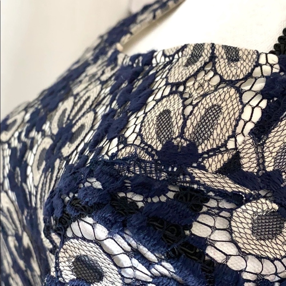 Motherhood Maternity Navy Floral Lace Dress Sz M - Picture 11 of 15